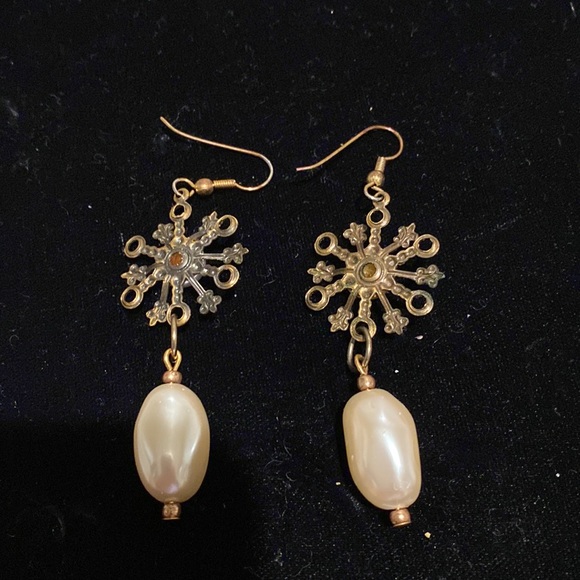 Earrings - Picture 2 of 2